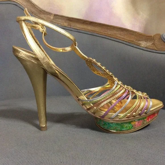 BCBGirls Women's Debby Platform T-Strap sandal, size 6.5 - Picture 10 of 15